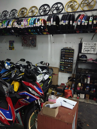 Senai Motor Service 士乃摩哆公司