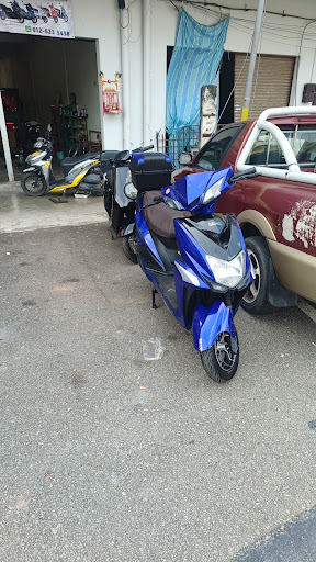 萬成摩多腳車店 萬成摩多腳車店