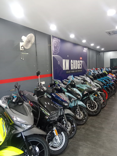 KW KEAT WEI MOTOR SHOWROOM 2