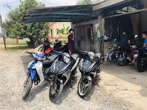 SW 30 GARAGE