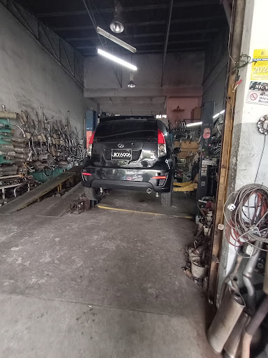 Yong Mudguard & Exhaust Centre