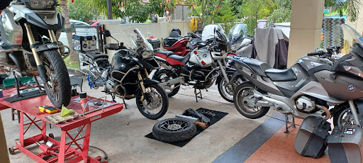 Bob Maori Garage