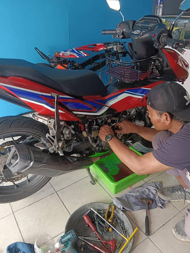 SHR MOTOR GARAGE