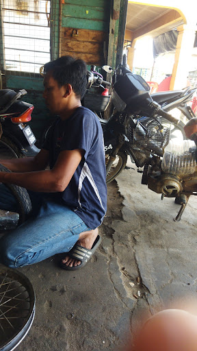 Kedai Motor Sari