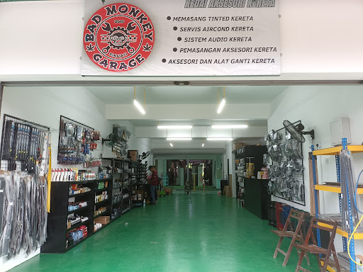 Bad Monkey Garage Sikuati