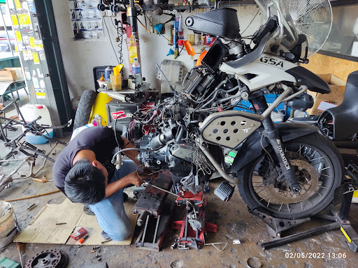 De vin motor and accessories