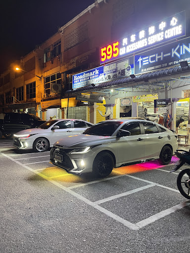 595 CAR ACCESSORIES SERVICE CENTRE