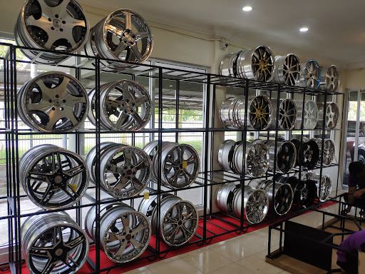 K's Monster Rim Showroom