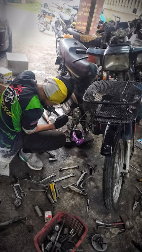 Bengkel Kecik Motor Sport, KMS ( Cawangan Ke-2 Kami Sudah Beroperasi Di Lokasi Bukit Darah Sungai Buloh )