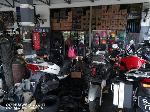 Lot1084 jalan hj abdullah bakri batu 2 muar johor